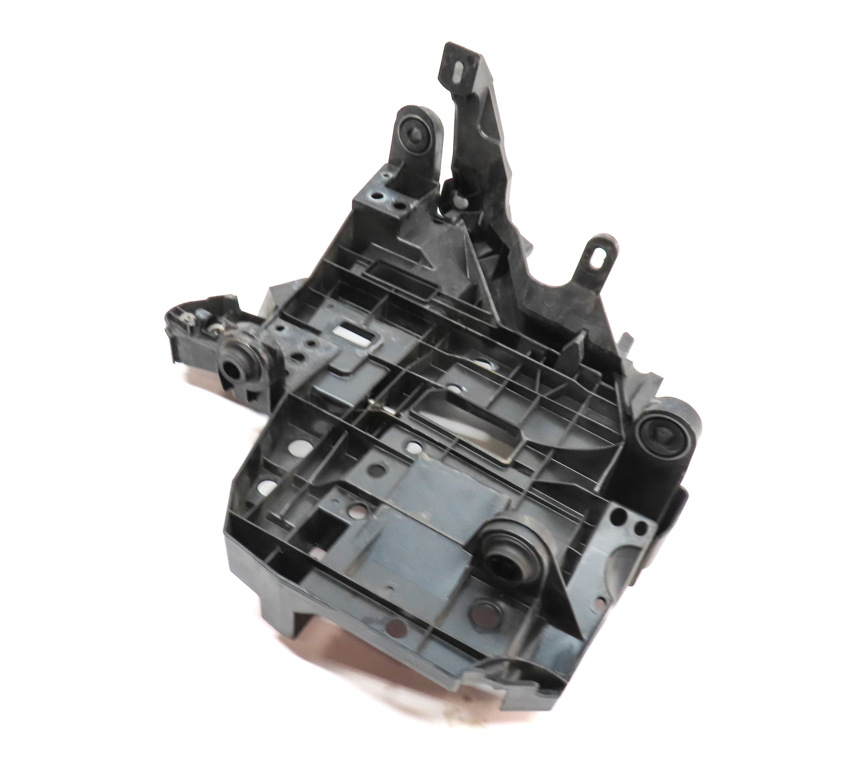 2008 PORSCHE CAYENNE (955) FRONT LEFT DRIVER HEADLIGHT LAMP MOUNT BRACKET — exact item pictured